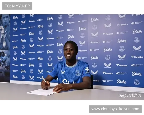 巴里挑射破门，埃弗顿锋线新星终结比赛悬念